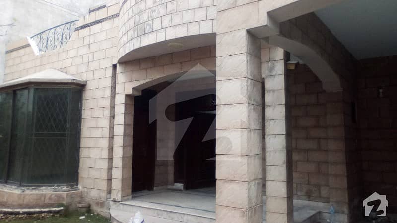 1 kanal Double Storry 08 Year Old House Is Available For Rent