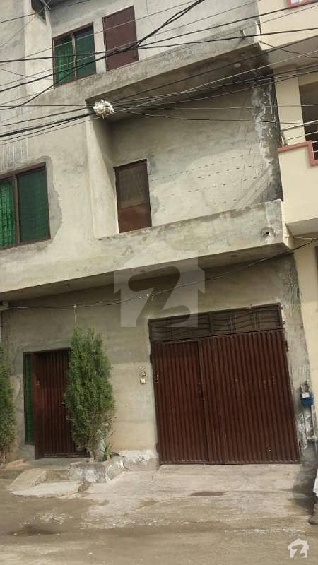 گلشن علی کالونی کینٹ لاہور میں 5 کمروں کا 4 مرلہ مکان 1. 2 کروڑ میں برائے فروخت۔