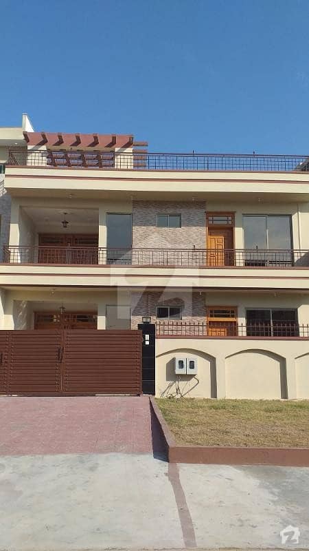 Beautiful Lavish Brand New House 35x70 G13 Islamabad