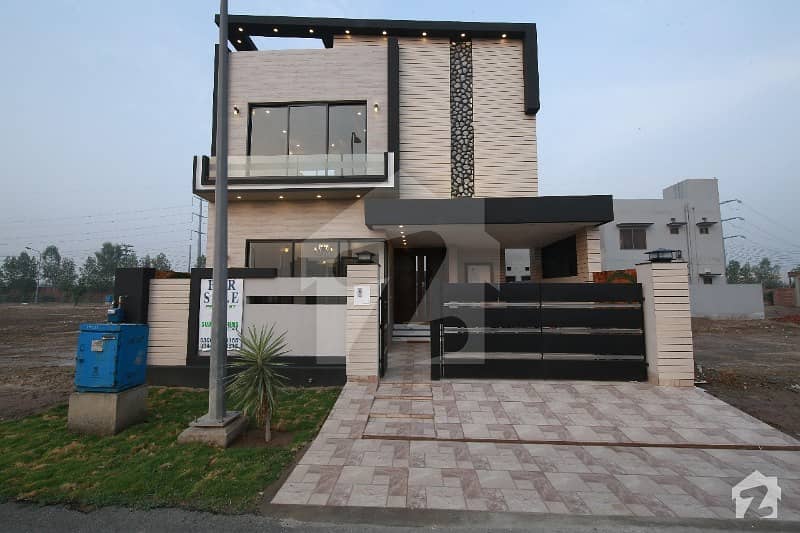 8 Marla Luxurious House In DHA Phase XI Rahbar