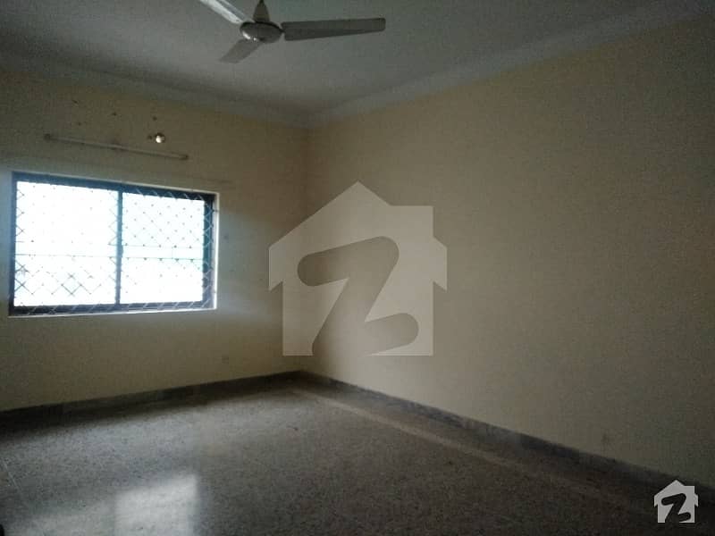 6 Bed House For Rent In F-11 Prime Location