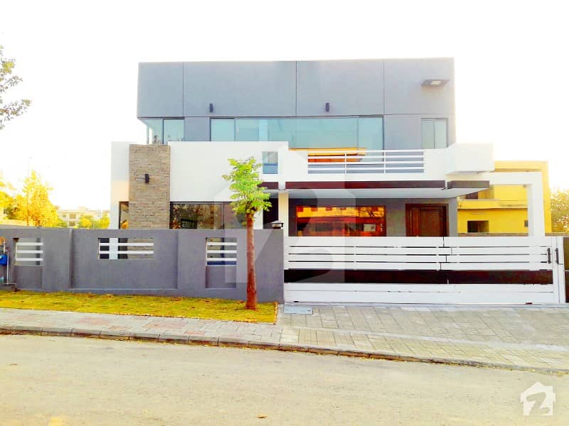 1 Kanal Brand New Aesthetic Bungalow For Sale