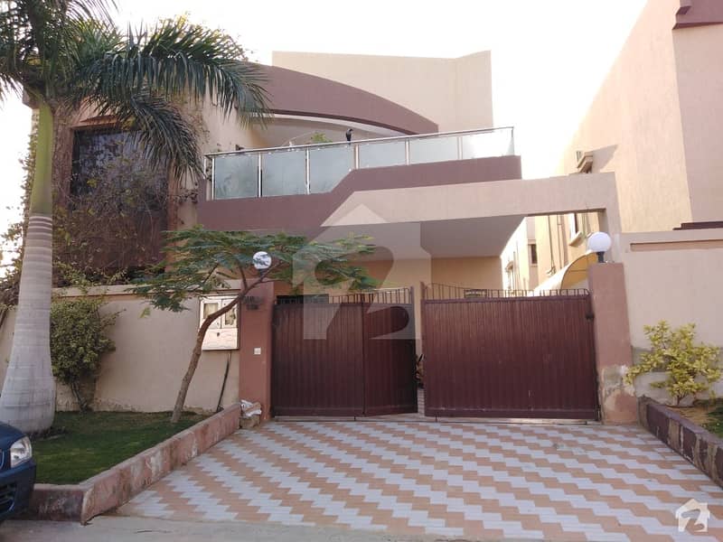 نیول ہاؤسنگ سکیم کراچی میں 5 کمروں کا 14 مرلہ مکان 11. 5 کروڑ میں برائے فروخت۔