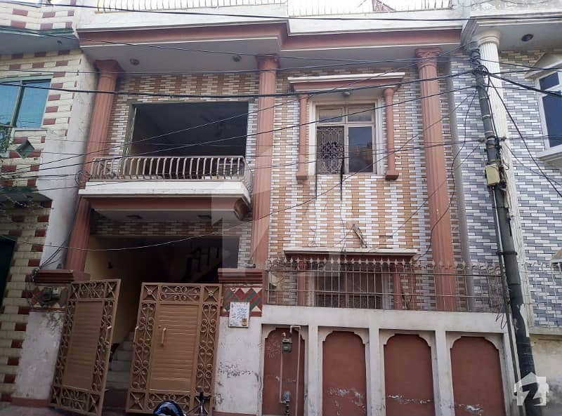 گلشنِ راوی لاہور میں 4 کمروں کا 6 مرلہ مکان 1.6 کروڑ میں برائے فروخت۔
