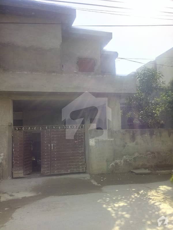 کینٹ لاہور میں 7 کمروں کا 12 مرلہ مکان 2. 2 کروڑ میں برائے فروخت۔