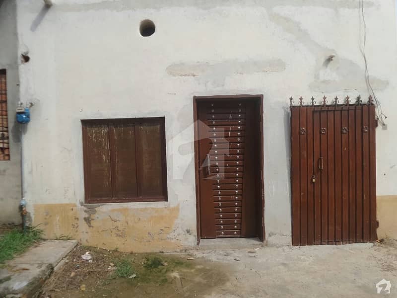 House Is Up For Sale In Daniyal Town