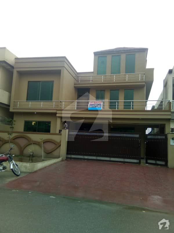 میڈیا ٹاؤن راولپنڈی میں 6 کمروں کا 10 مرلہ مکان 2.35 کروڑ میں برائے فروخت۔