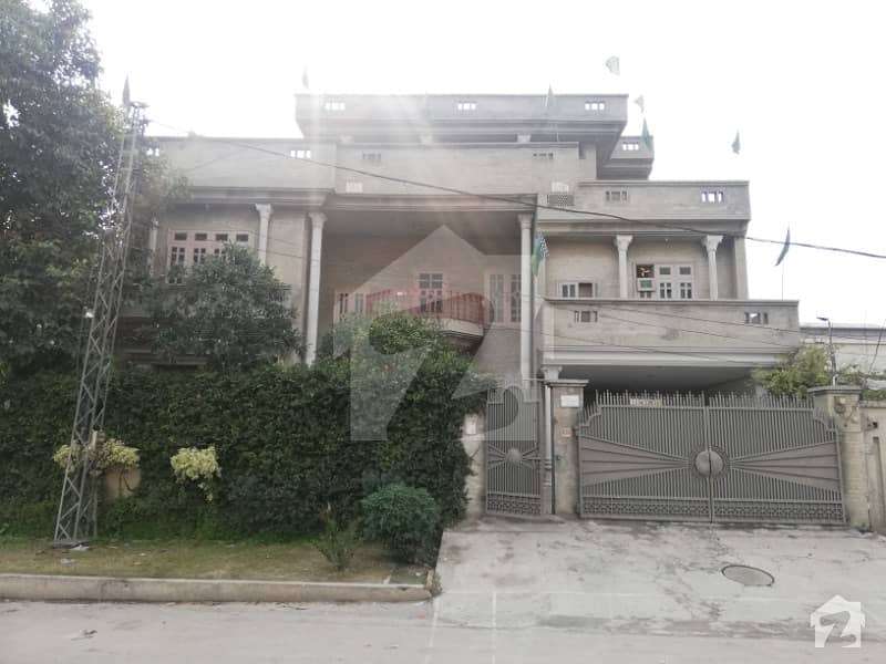 Triple Storey House For Sale Canal Road Amir Town 199rb