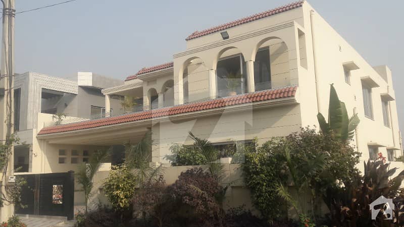 1 Kanal House For Sale At Good Location