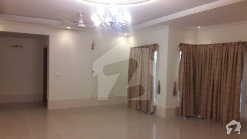 Beautiful 1 Kanal Bungalow For Rent  In Dha Defence Phase 3