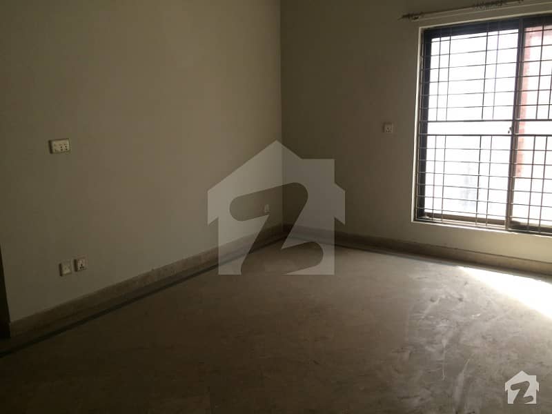 5 marla upper portion near to market