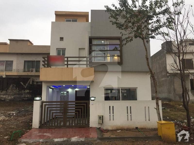 Luxury 5 Marla House For Sale In Bahria Town Phase 8 Rafi Block