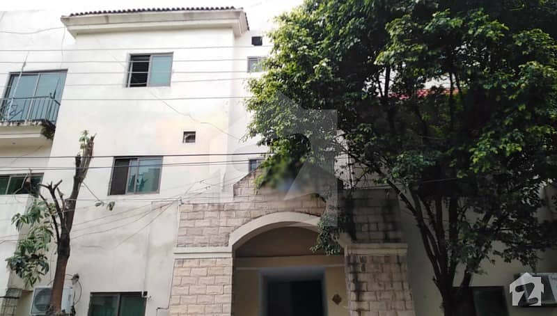 Old Apartment For Sale In Phase 1 Of Rehman Garden