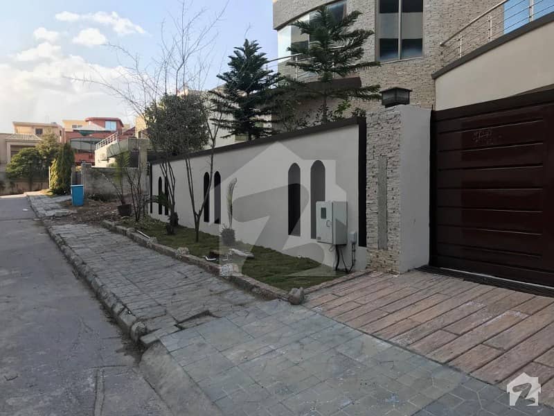 1 Kanal Double Unit House For Sale in Bahria Town Phase 1