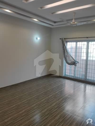 One Kanal Extraordinary Slightly Used Upper Portion Is Available For Rent One Kanal Extraordinary Slightly Used Upper Portion Is Available For Rent