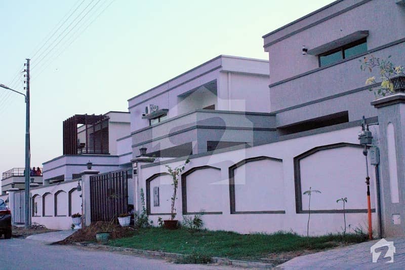 فالکن کمپلیکس نیوملیر ملیر کراچی میں 5 کمروں کا 1 کنال مکان 95 ہزار میں کرایہ پر دستیاب ہے۔
