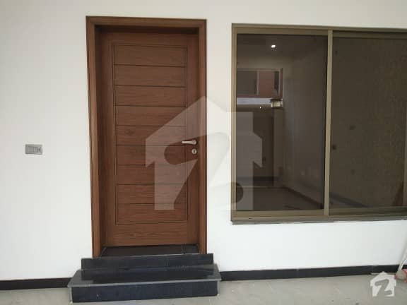 ماڈل سٹی ون کینال روڈ فیصل آباد میں 4 کمروں کا 8 مرلہ مکان 1.55 کروڑ میں برائے فروخت۔