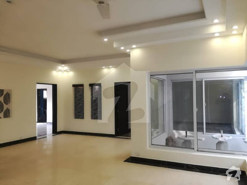 Slightly Used 1 Kanal Full House Is Available on Rent Facing Park Slightly Used 1 Kanal Full House Is Available on Rent Facing Park