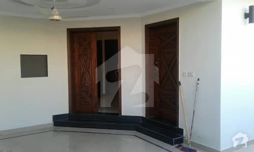 Luxurious Solid Boulevard 10 Marla House For Sale In Phase 3 Luxurious Solid Boulevard 10 Marla House For Sale In Phase 3
