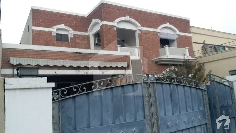 ڈی ایچ اے فیز 1 ڈیفنس (ڈی ایچ اے) لاہور میں 5 کمروں کا 1 کنال مکان 3 کروڑ میں برائے فروخت۔