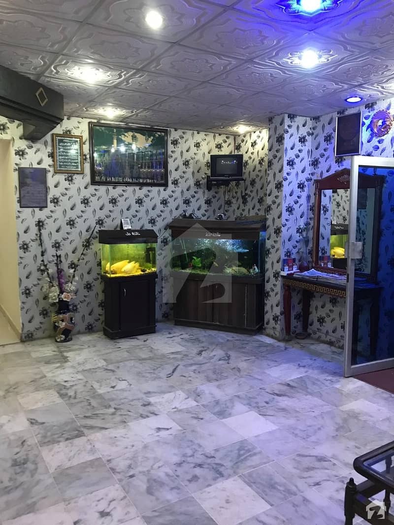 236 Sq. Yard Running Restaurant For Sale