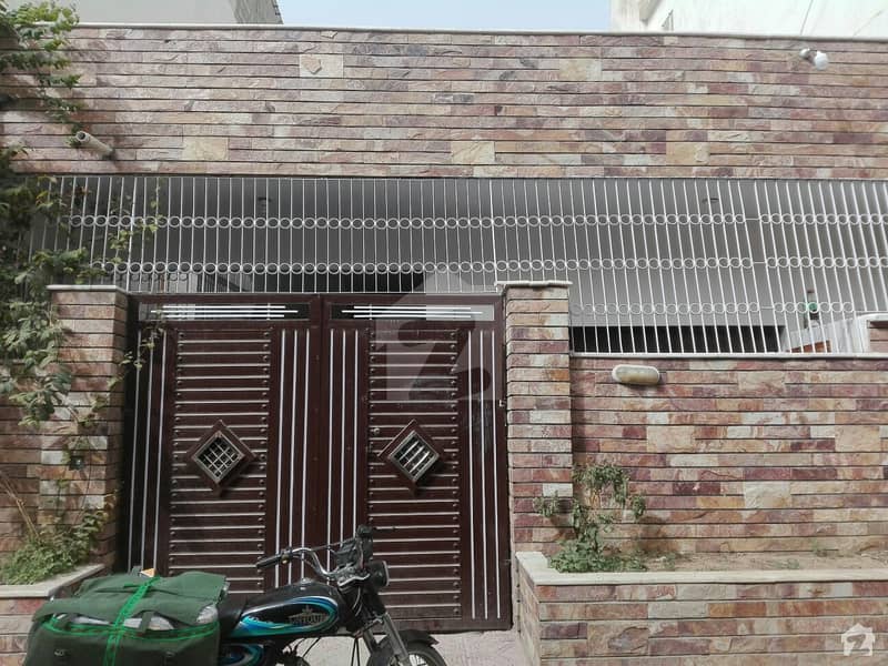 Single Storey House Available For Sale in North Karachi