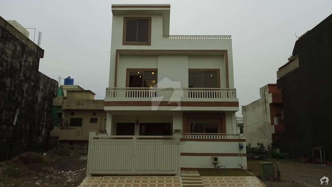 Model Double Unit House For Sale