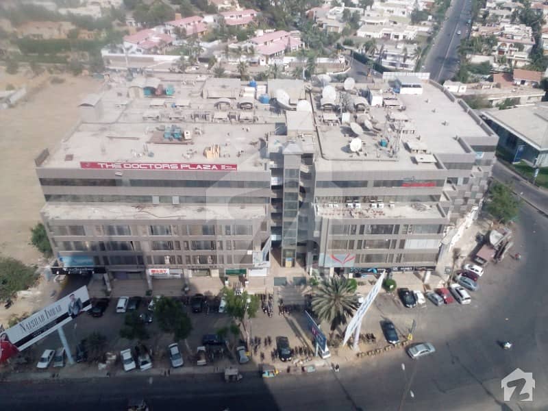 کلفٹن کراچی میں 11 مرلہ دکان 10 لاکھ میں کرایہ پر دستیاب ہے۔