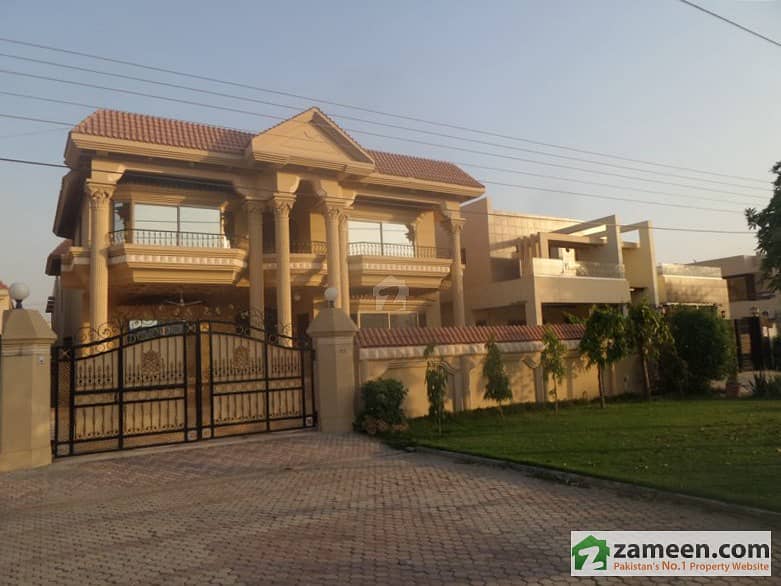 Double Unit House Is Available For Rent main Ghazi Road