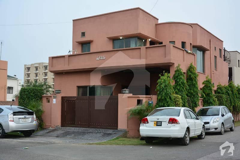 11 Marla Corner House Near to Park For Sale Location In DHA Phase 8 Block Q