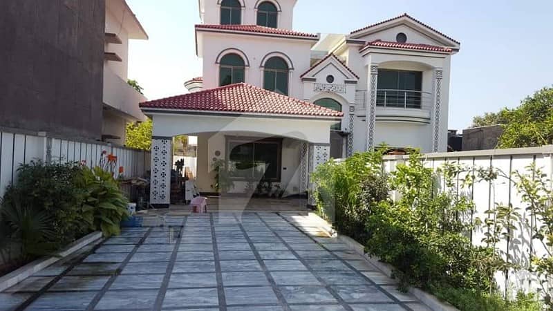 Kanal Beautiful House Available For Sale