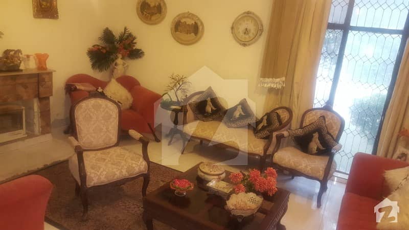 گارڈن ٹاؤن - اتاترک بلاک گارڈن ٹاؤن لاہور میں 4 کمروں کا 7 مرلہ مکان 2 کروڑ میں برائے فروخت۔