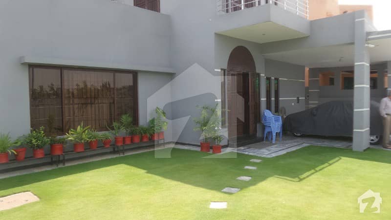 Luxurious 1 Kanal Single Unit House For Sale With 8 Marla Extra Land Not Paid