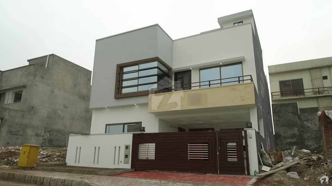 8 Marla Brand New House For Sale Near To Roots School