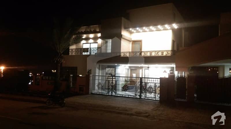 Bahria town intellectual village 24 marla house tripple story 8 bed with attach bath outstanding location near to masjid commercial area