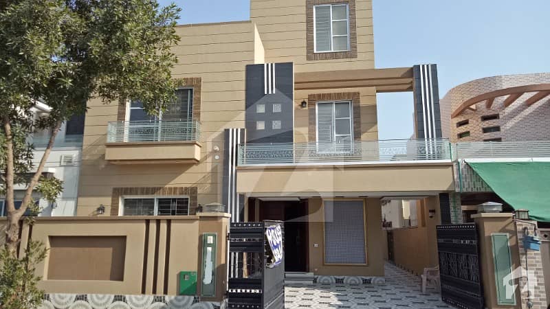10 Marla Solid Construction Prime Location Bahria Town Lahore