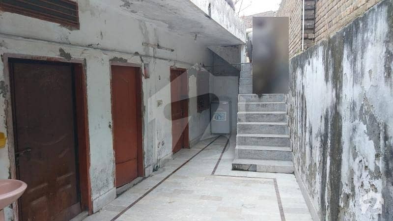 کورل چوک اسلام آباد میں 2 کمروں کا 8 مرلہ مکان 46 لاکھ میں برائے فروخت۔