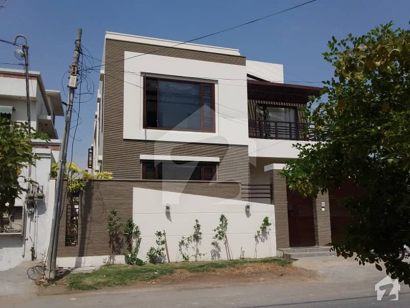 2000 Sq yard Bungalow for Commercial use in PECHS Block 6 Karachi