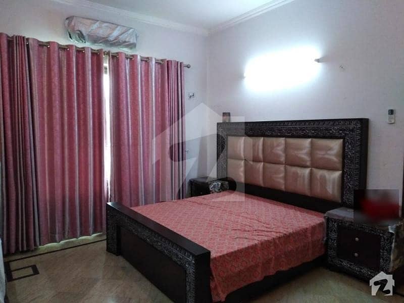 پی سی ایس آئی آر سٹاف کالونی لاہور میں 6 کمروں کا 1 کنال مکان 2. 8 کروڑ میں برائے فروخت۔