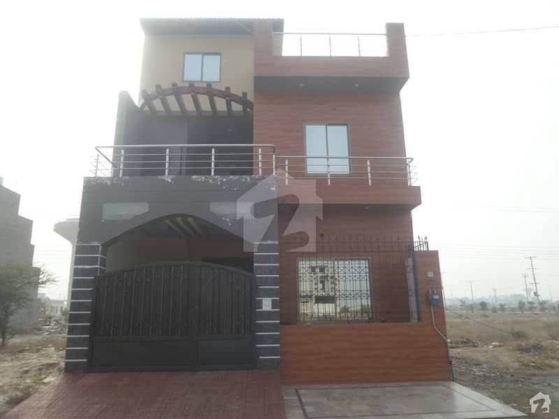 House Is Available For Sale  In Pgshf Colony Satiana Road