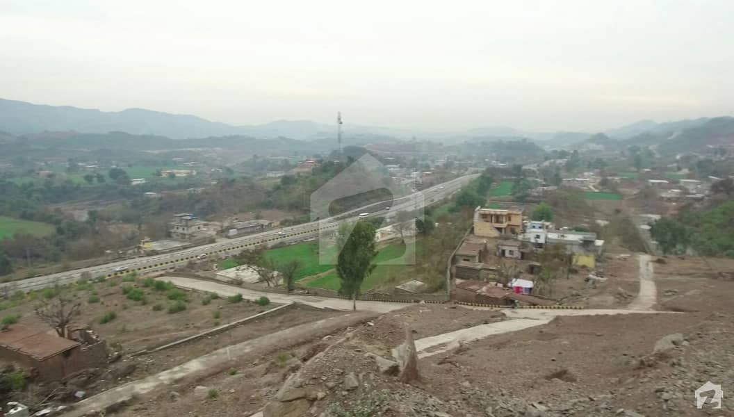 اسلام آباد - مری ایکسپریس وے اسلام آباد میں 25.15 کنال رہائشی پلاٹ 18.75 کروڑ میں برائے فروخت۔