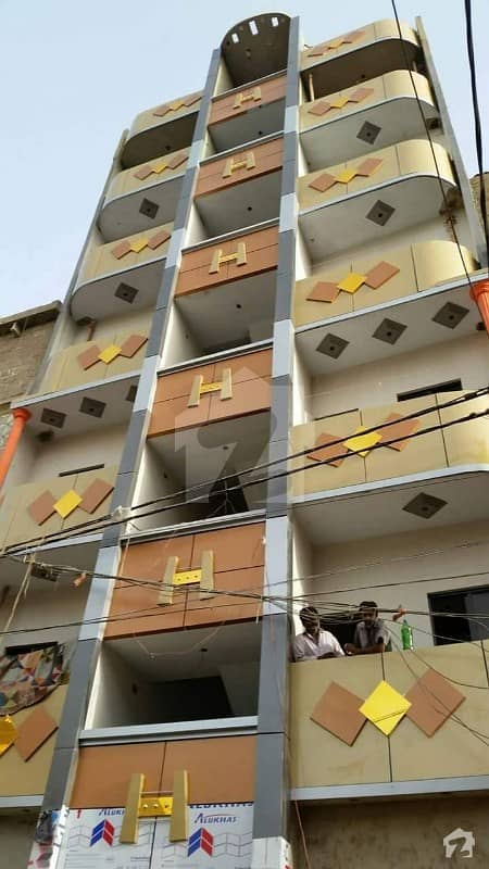 سوِل لائنز لیا قت آباد لیاقت آباد کراچی میں 2 کمروں کا 3 مرلہ فلیٹ 26 لاکھ میں برائے فروخت۔
