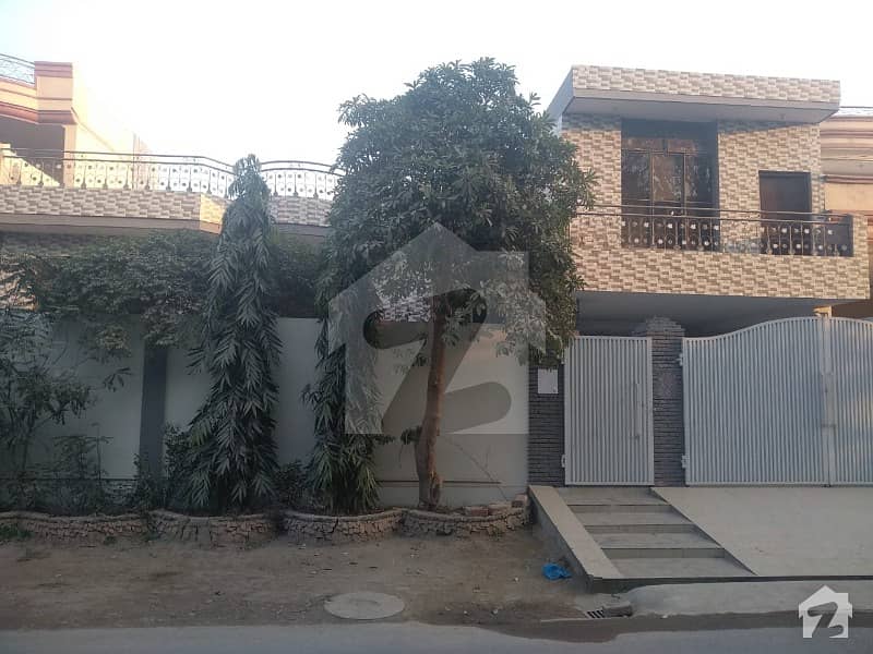 1 Kanal House is available at reasonable price for sale