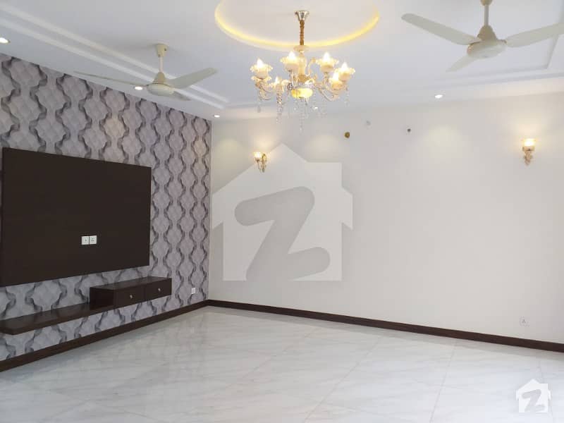 1 Kanal Luxury Bungalow For Sale In State Life Society