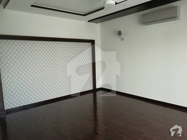 1 Kanal Bungalow Near Park Available In DHA Phase 4 BB