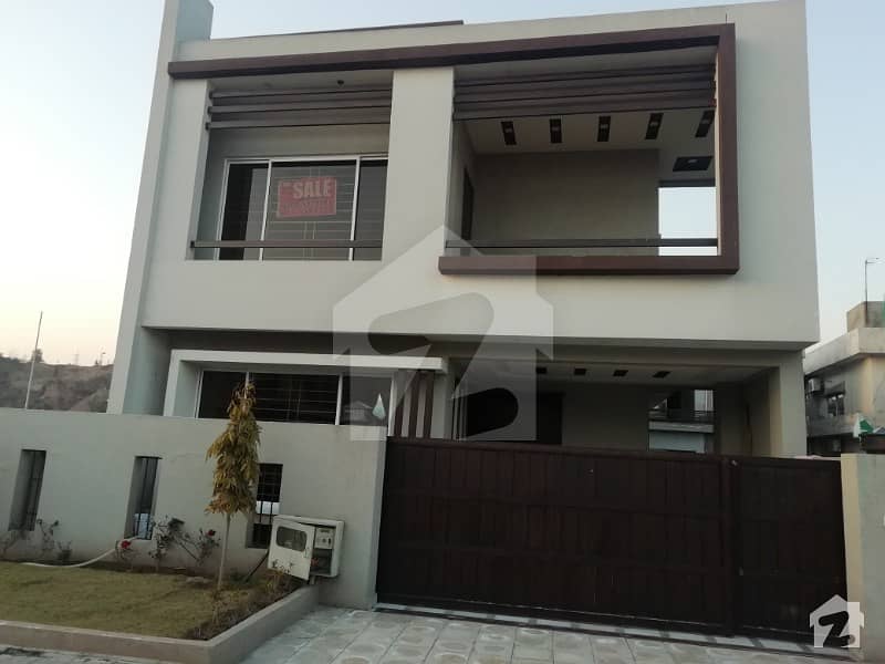 10 Marla Brand New House For Sale