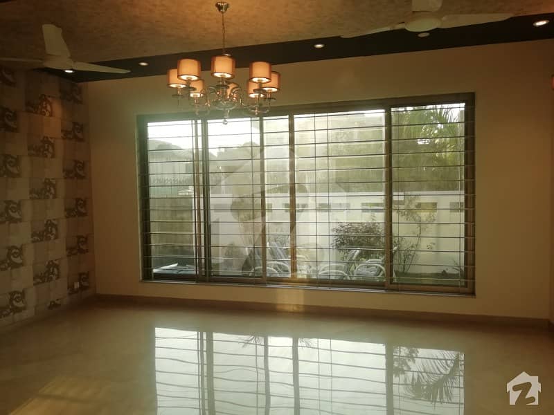 1 Kanal Near Park Bungalow Luxury Location In DHA Phase 4 BB