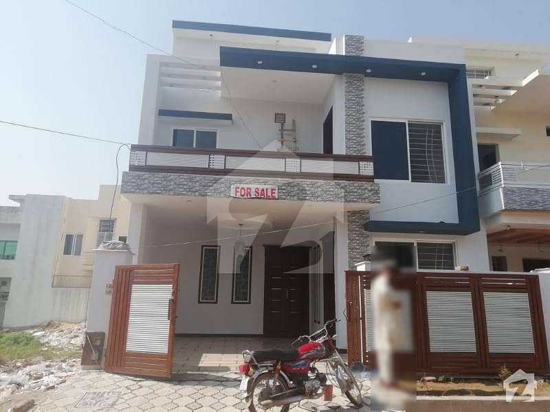 Double Storey House Brand New Near To Main Road 5 Bad Room 7 Bath 2 Kitchen 2 T. v Lounge 2 Drawing Room 2 Car Space