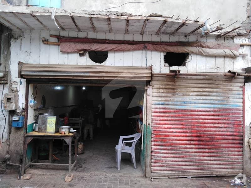 2. 25 Marla Shop For Sale Giri Ganj Bazar, Bahawalpur  
