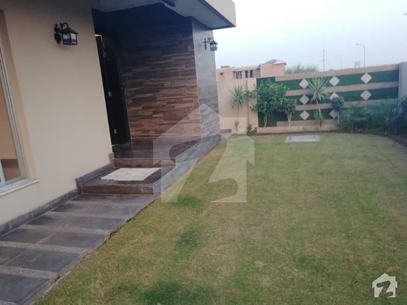 Modern Design Bungalow Out Class Available In DHA Phase 4 BB